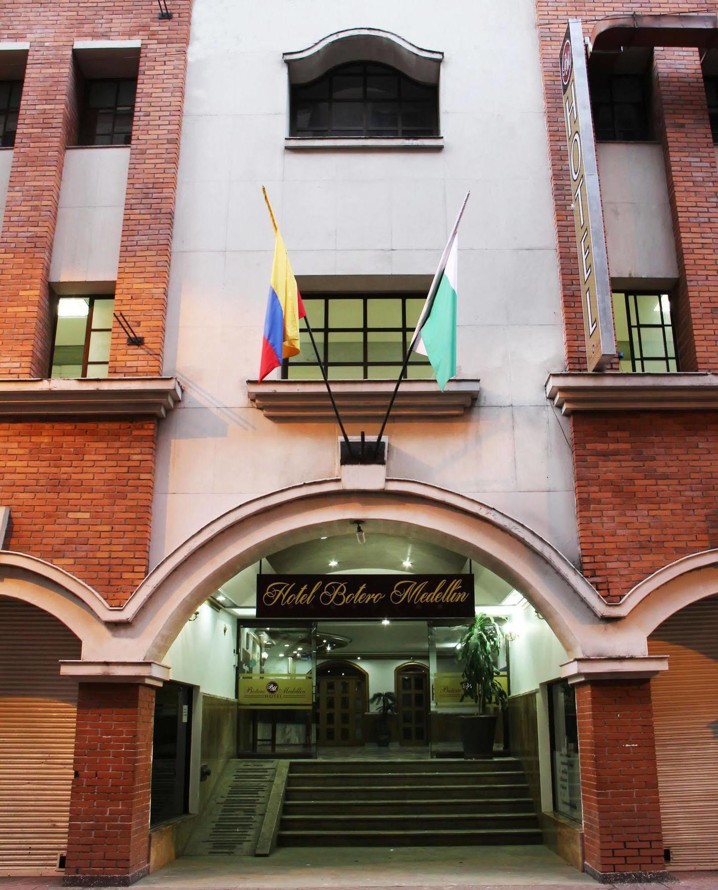 Hotel Ayenda 1235 Botero Medellín Esterno foto