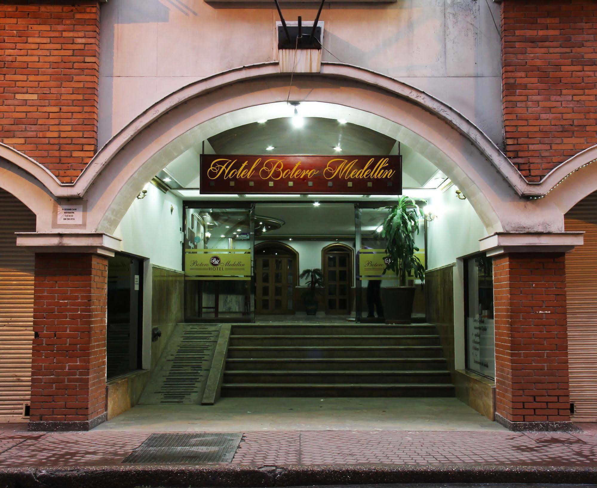 Hotel Ayenda 1235 Botero Medellín Esterno foto
