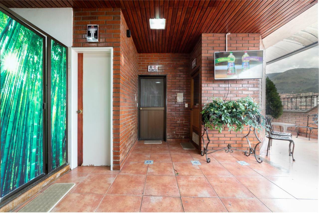 Hotel Ayenda 1235 Botero Medellín Esterno foto
