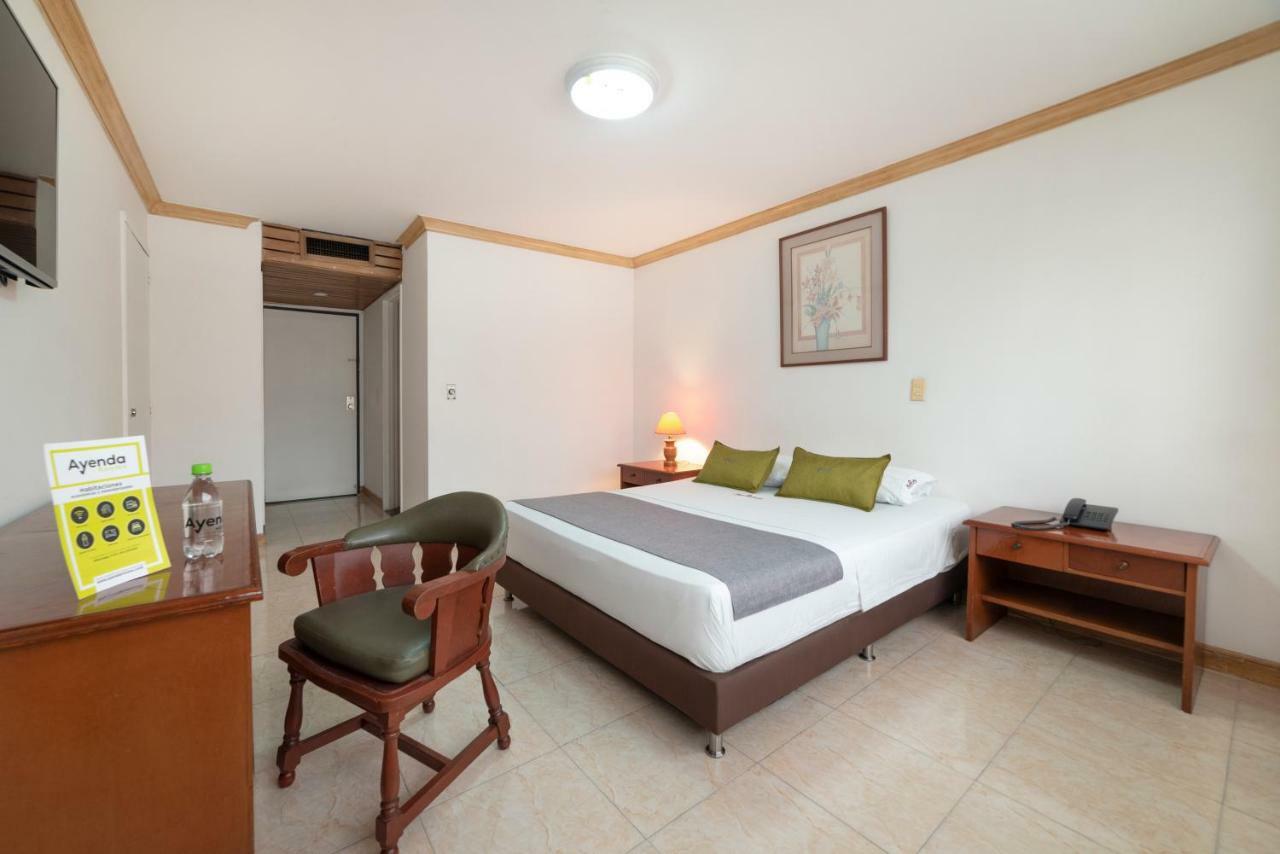 Hotel Ayenda 1235 Botero Medellín Esterno foto