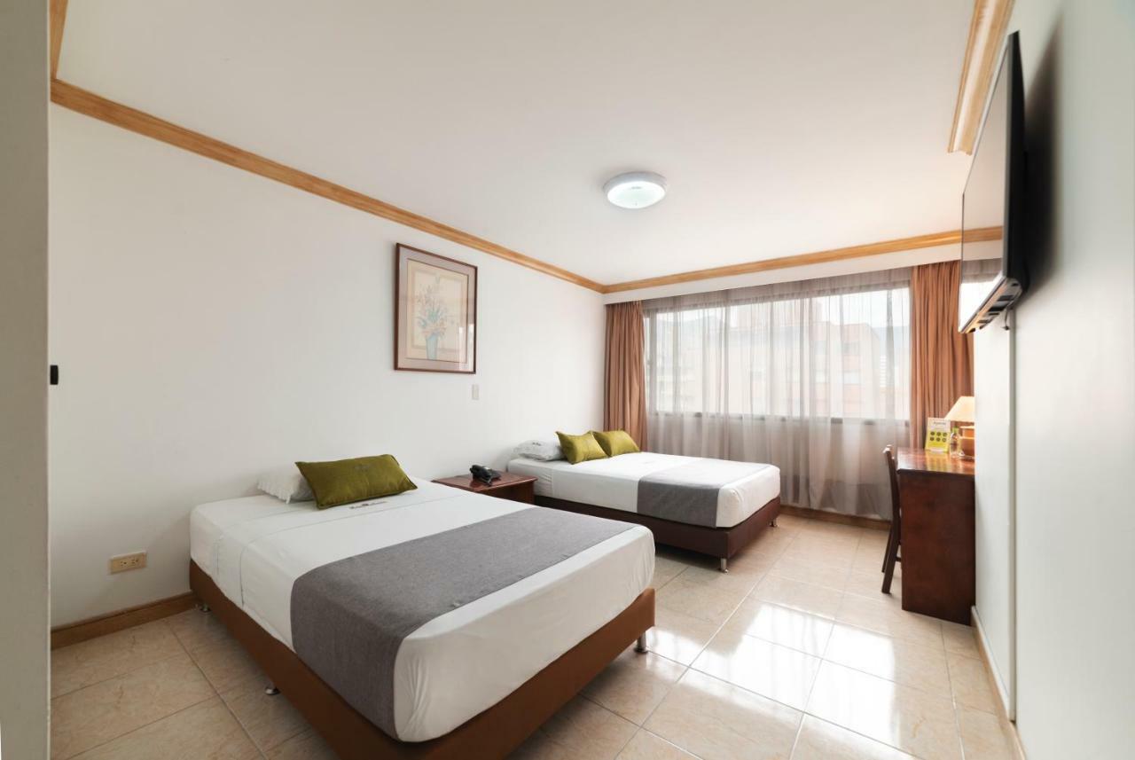 Hotel Ayenda 1235 Botero Medellín Esterno foto